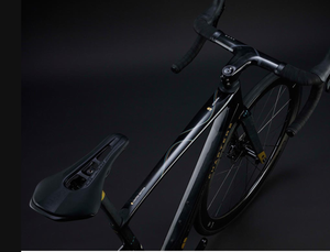 CHAPTER2 TOA EDITION SPÉCIALE NOIR UD-OR (KOURA) MEDIUM RED AXS