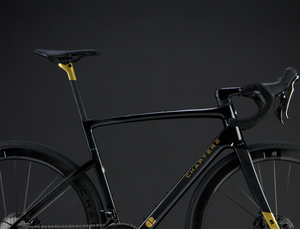 CHAPTER2 TOA EDITION SPÉCIALE NOIR UD-OR (KOURA) MEDIUM RED AXS