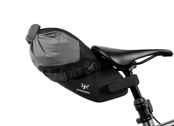 APIDURA sac de SELLE ARRIÈRE, TAILLE MOYENNE 14 LITRES (SAC CYCLE TOURING / BIKEPACKING)REAR DRY SADDLE PACK, MID-SIZE 14 LITRE (CYCLE TOURING/BIKEPACKING BAG)